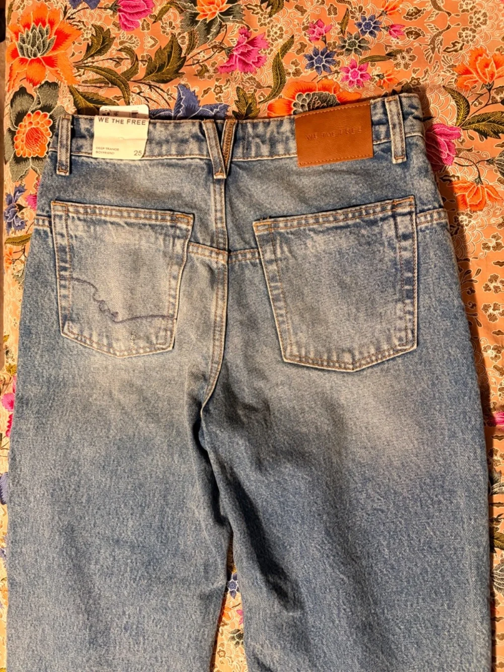 Free People Deep Trance Low Rise Boyfriend Jeans NWT FROM BEYOND, Size 25